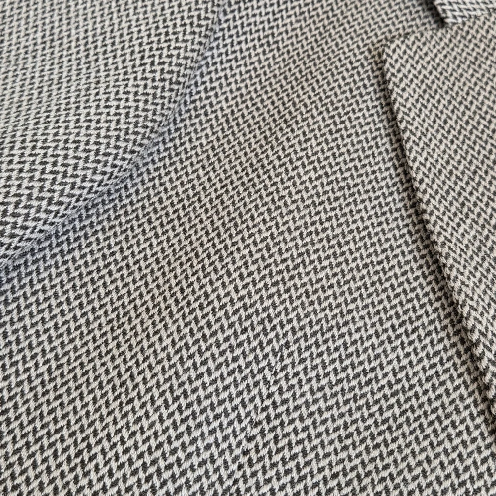 Vintage Valentino Uomo 44R Gray Black Herringbone Pure Wool Blazer Made in Italy
